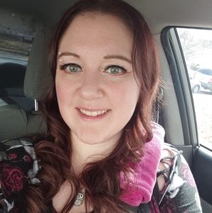 Meet your Posher, Holly